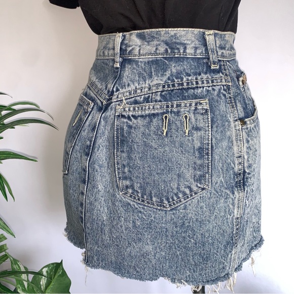 v i n t a g e :: Gitano Distressed Acid Wash Denim Mini Skirt - Picture 3 of 12